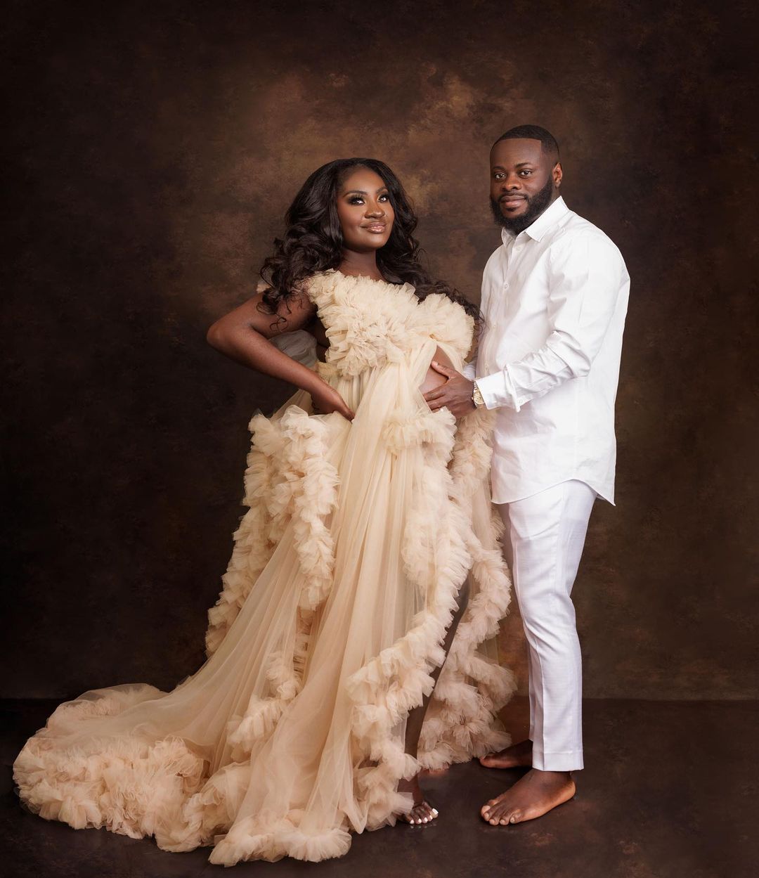 Maternity shoot dresses for rent