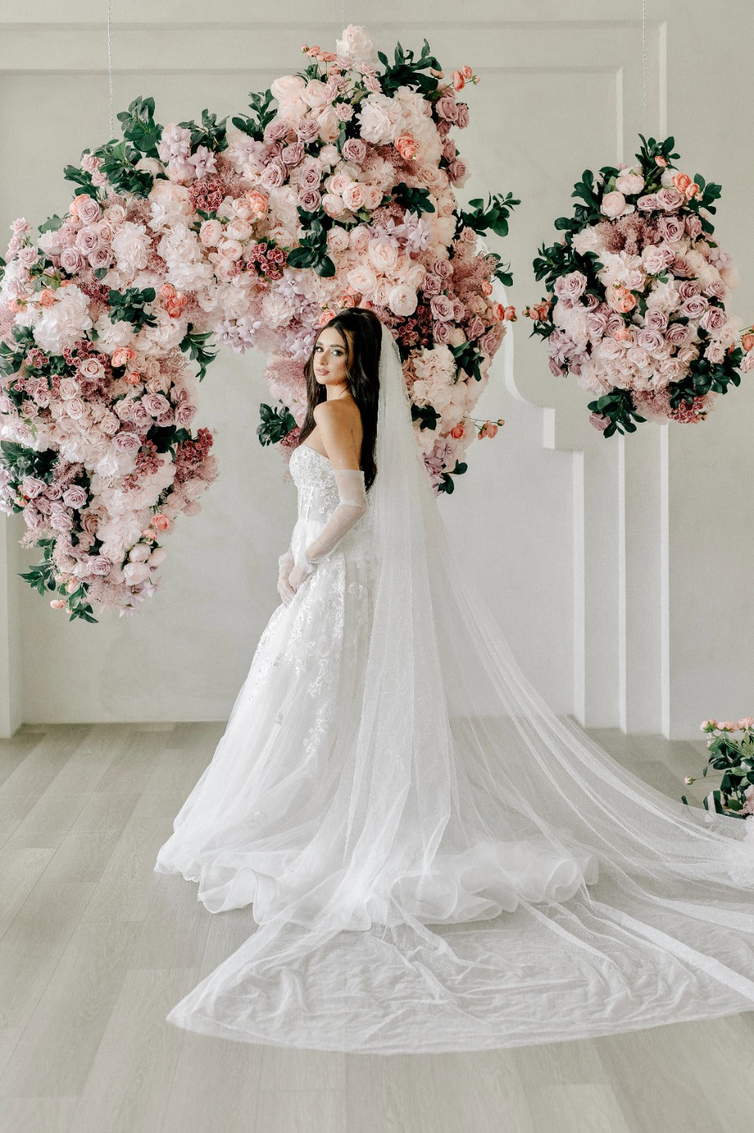 Rent a wedding gown in Canada
