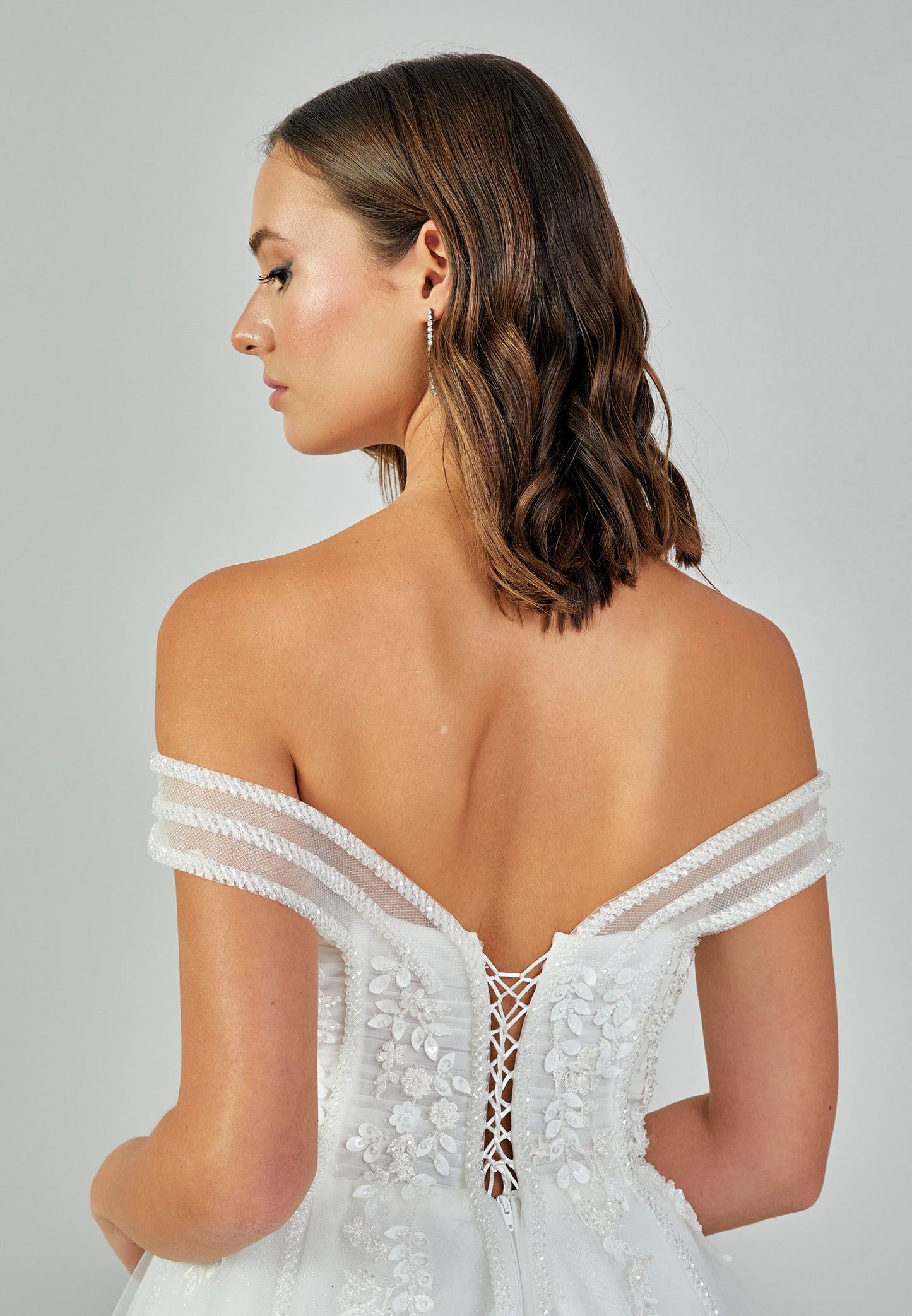 Rent wedding dress 