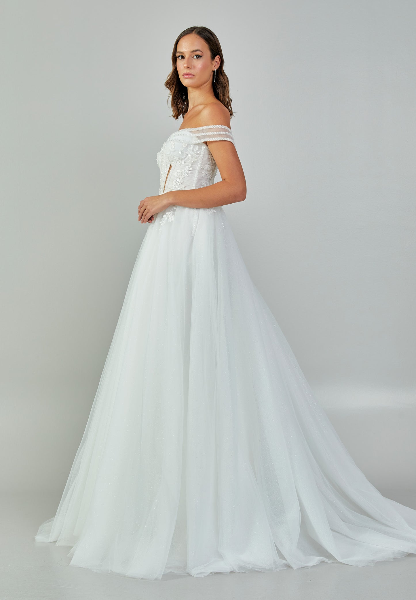 Rent wedding dress 