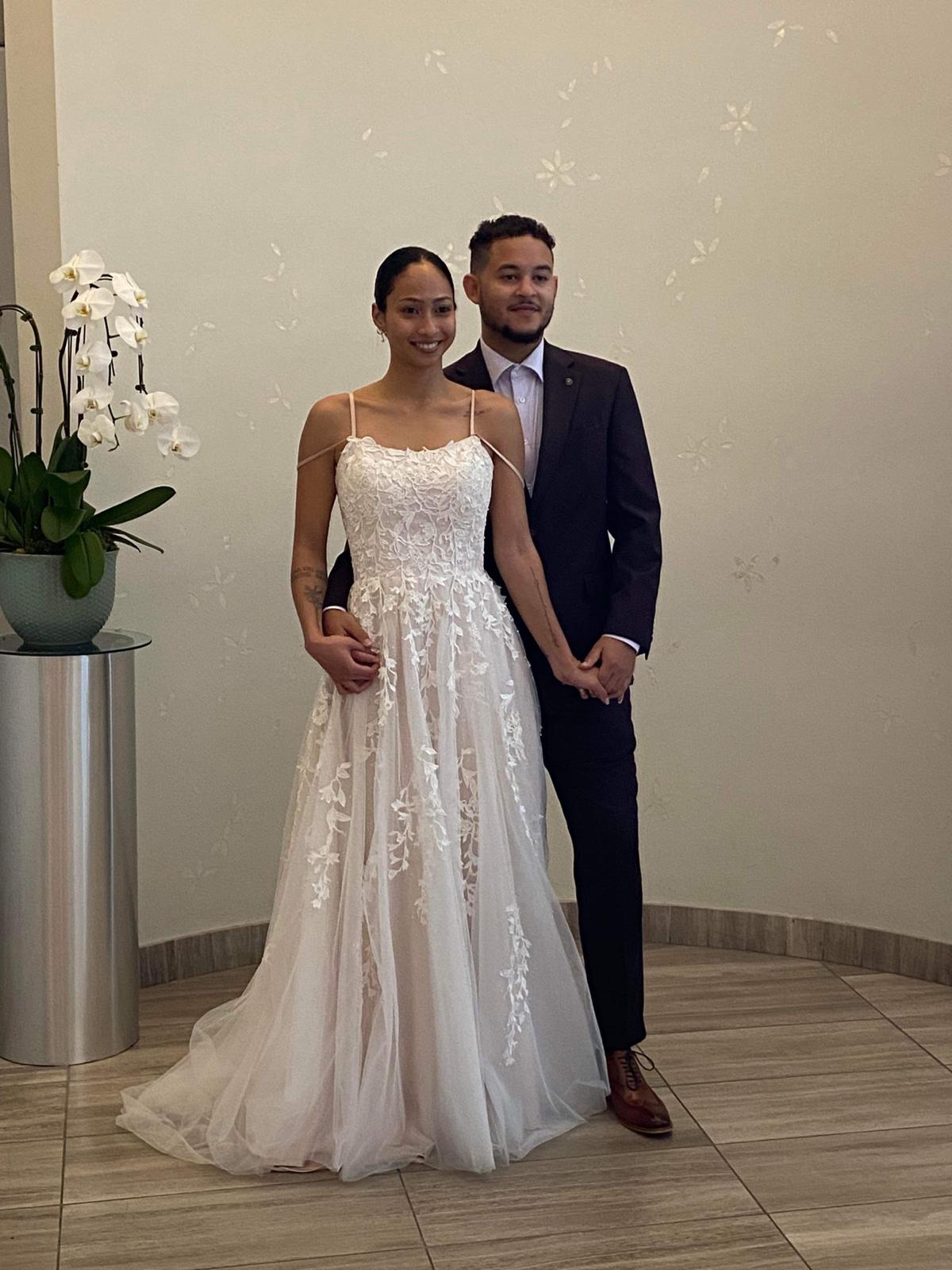 Bespoke wedding dress rental 