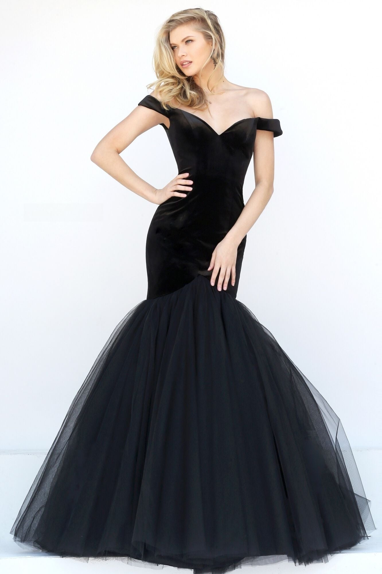 Rent a dress for gala event